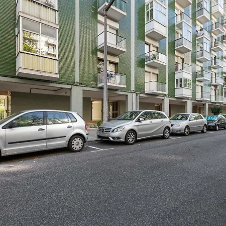 Lejlighed Beautiful 2 Bed Apt, Sleeps 6 Nr Benfica Lisboa