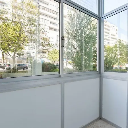 Beautiful 2 Bed Apt, Sleeps 6 Nr Benfica Lejlighed *
